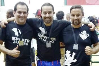 Trio traz medalhas de Campeonato Internacional de Jiu-jitsu